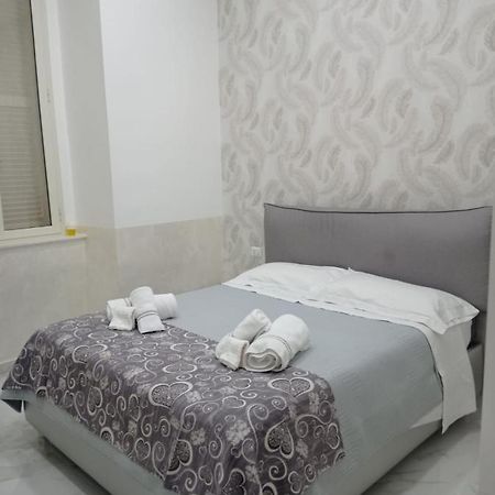 Dea'S Home Наполи Екстериор снимка